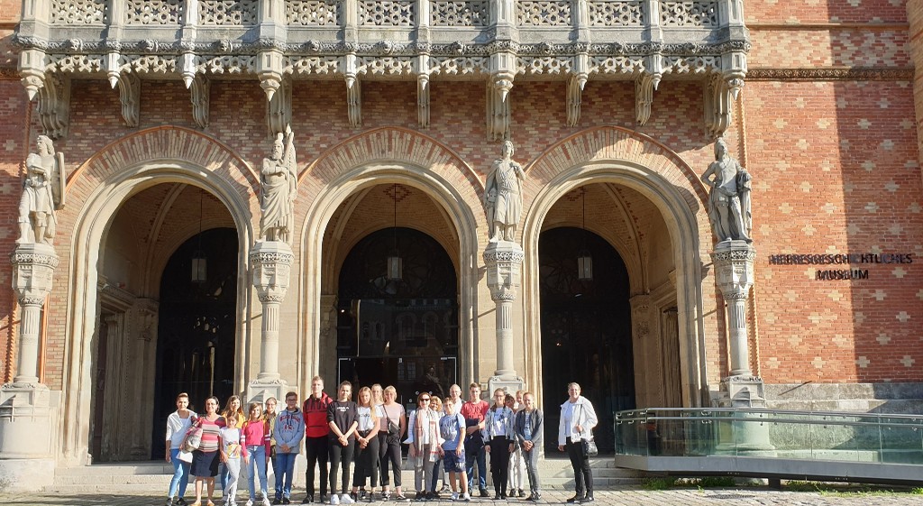 Zwiedzanie wystawy w Muzeum Wojskowości w Wiedniu