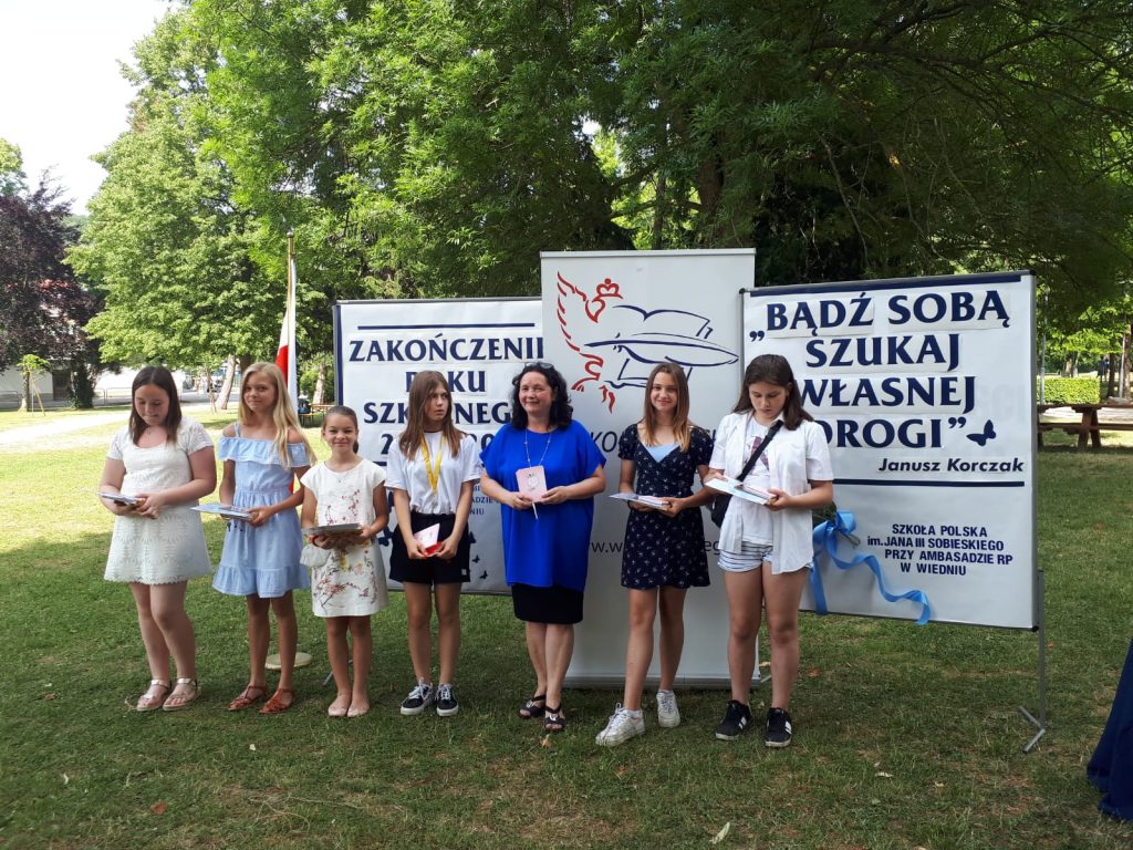 Migawki z rozdania świadectw we wrześniu 2020 r