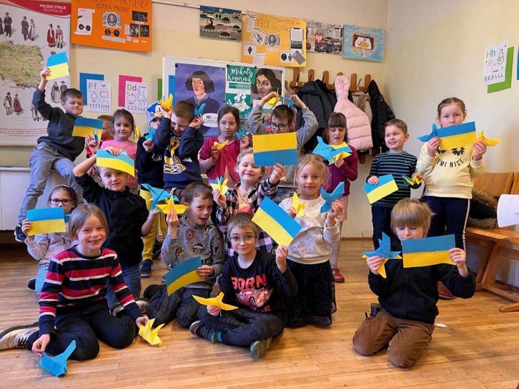 Niebiesko-żółte gołąbki pokoju