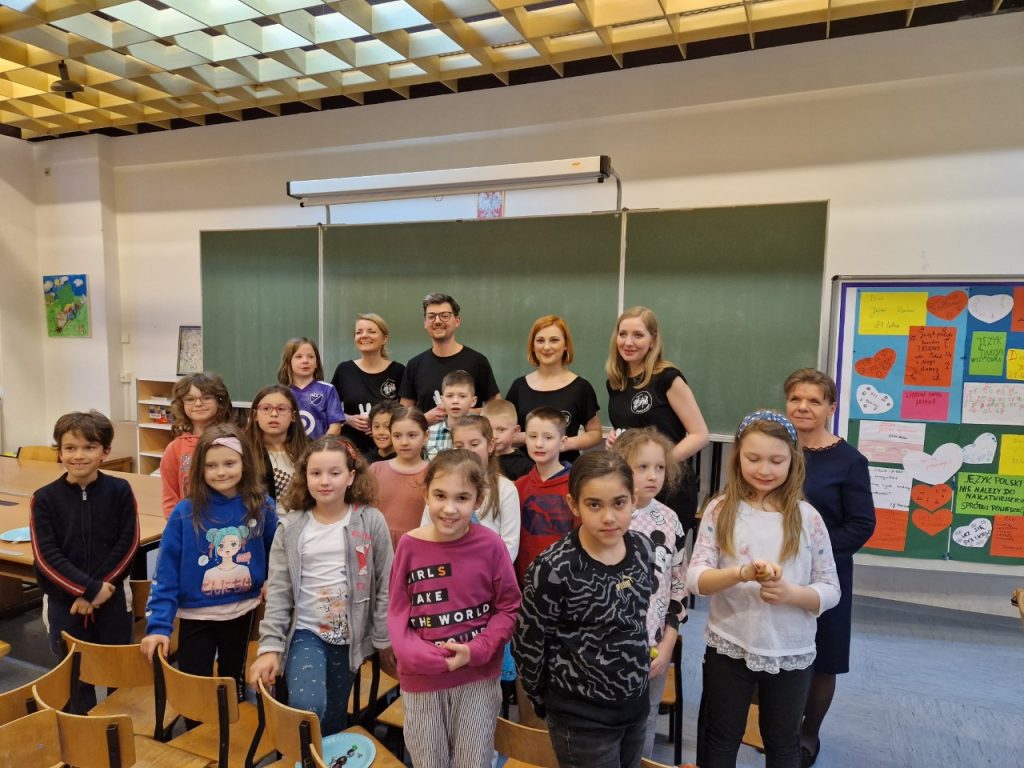 Aktorzy Teatru Trip z wizytą w Szkole Polskiej w Wiedniu