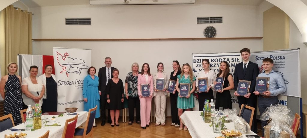 Zakończenie edukacji w klasie IV Liceum Ogólnokształcącego