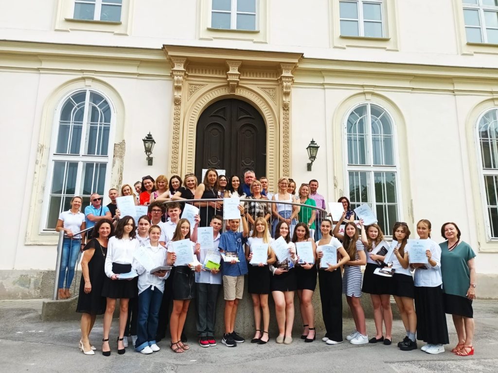 Zakończenie edukacji w klasach 8 szkoły podstawowej