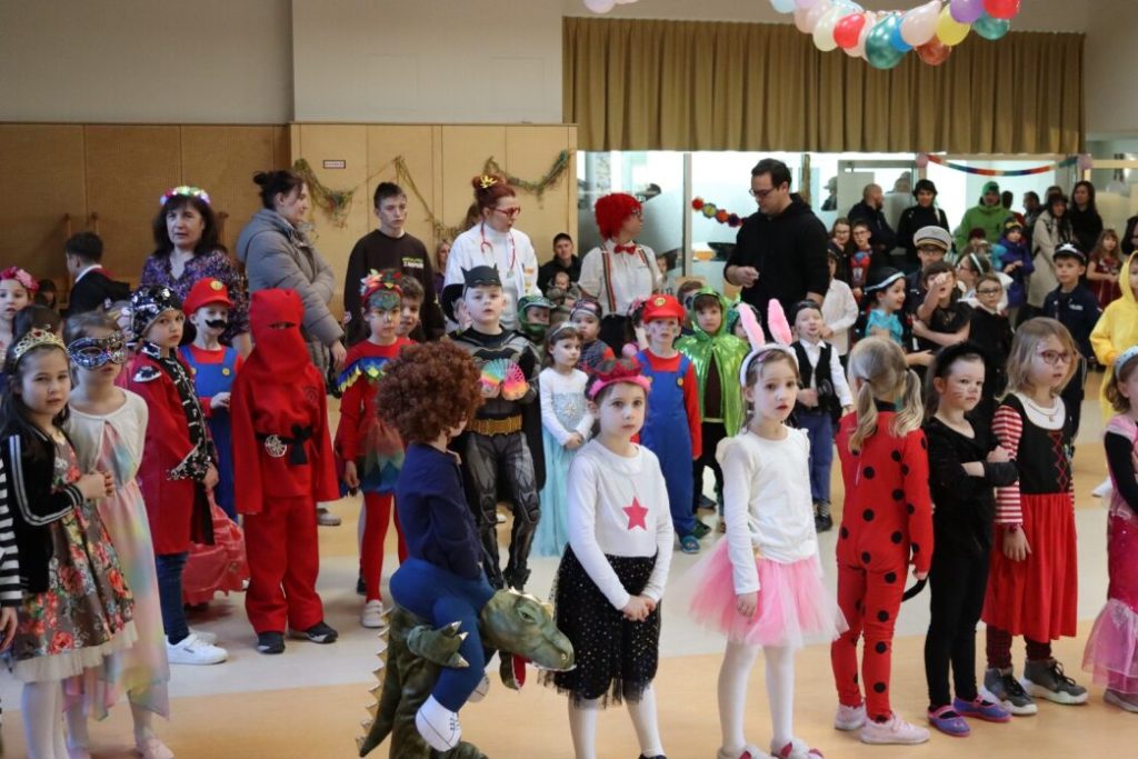 Szkolny bal karnawałowy