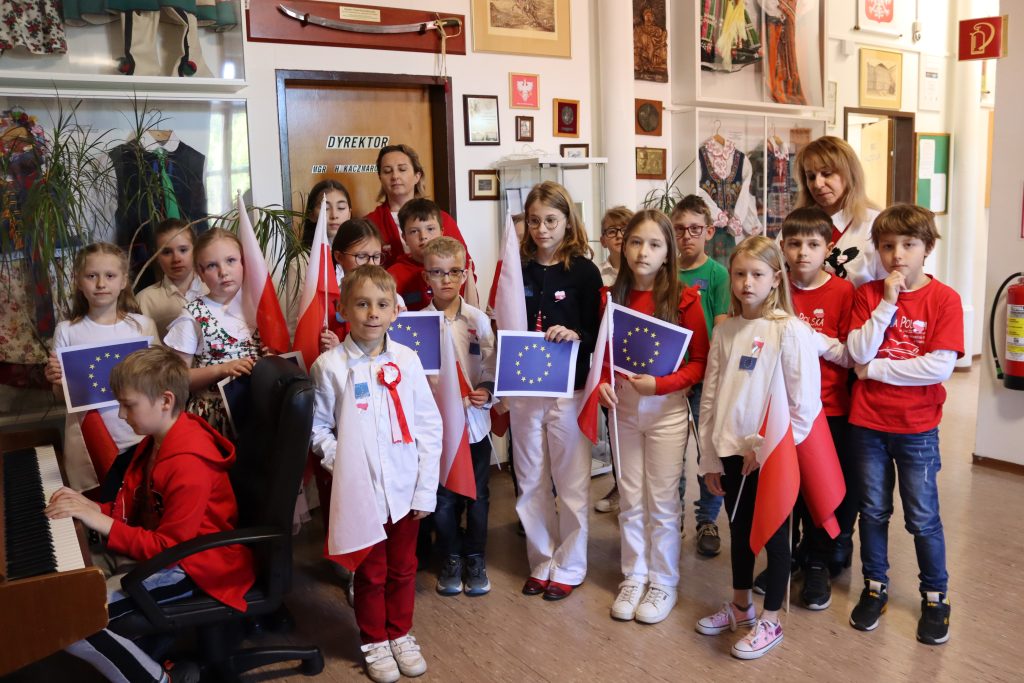 „Oda do radości” w wykonaniu uczniów klasy 4 i 3.