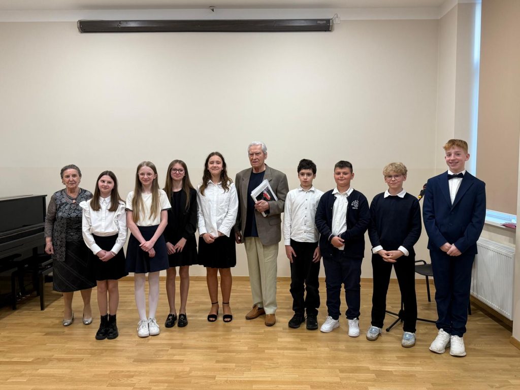 Występy uczniów naszej szkoły z okazji 80. rocznicy wybuchu Powstania Warszawskiego organizowanego przez klub „Ostoja”.  przez