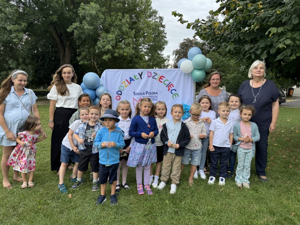 Przywitanie oddziałów dziecięcych w nowym roku szkolnym 2025/2026