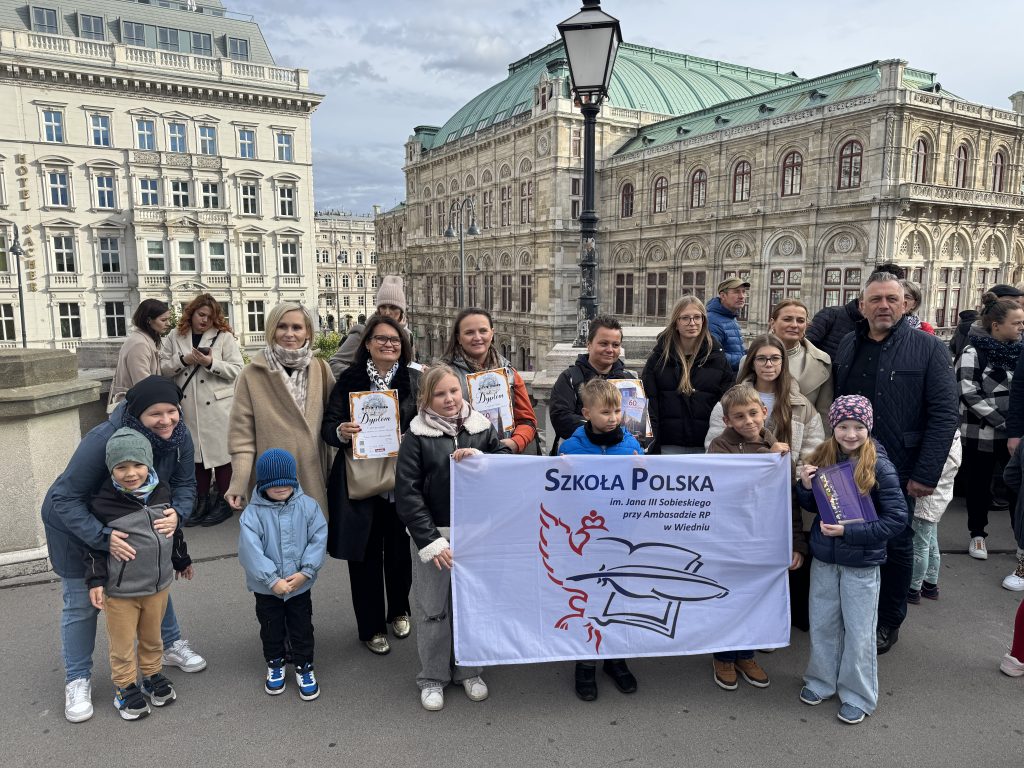 Udział w V grze miejskiej  „Śladami polskich pamiątek w Wiedniu”.