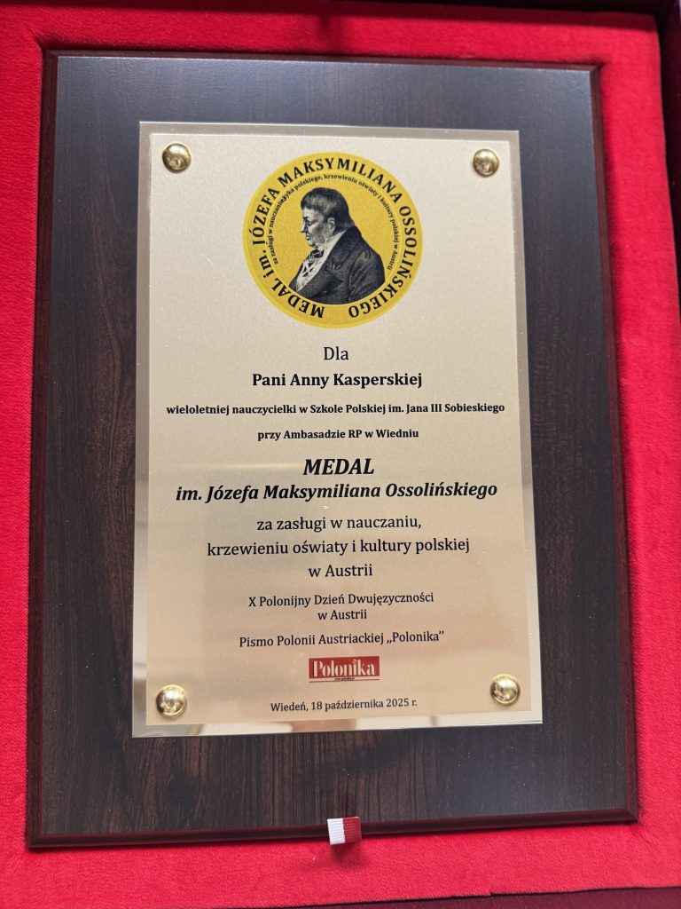 Otrzymanie przez Panią Annę Kasperską Medalu im. Józefa Maksymiliana Ossolińskiego