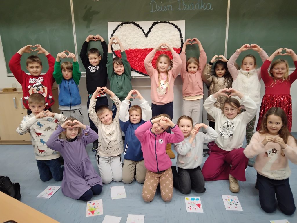 PRZYGOTOWANIA DO DNIA BABCI I DZIADKA