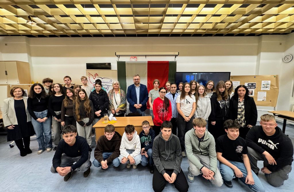 Niezapomniania lekcja historii w wykonaniu prof. dr hab. Piotra Szlanty, Dyrektora Stacji Naukowej PAN w Wiedniu z okazji patronów roku 2026.