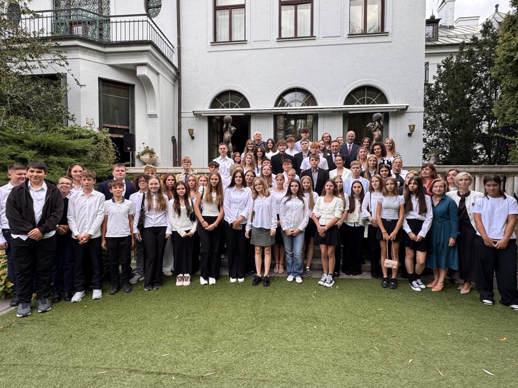 Uroczyte rozpoczęcie roku szkolnego 2026/2027 Szkoły Polskiej im. Jana III Sobieskiego przy Ambasadzie RP w Wiedniu.